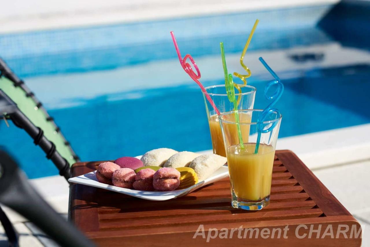 Luxury Apartment Charm With Pool Trogir Buitenkant foto